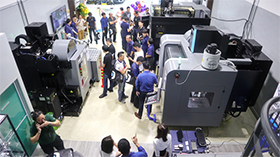 Hurco (S E Asia) Open House:An integration between machine tools robots