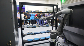Hurco (S E Asia) Open House:An integration between machine tools robots